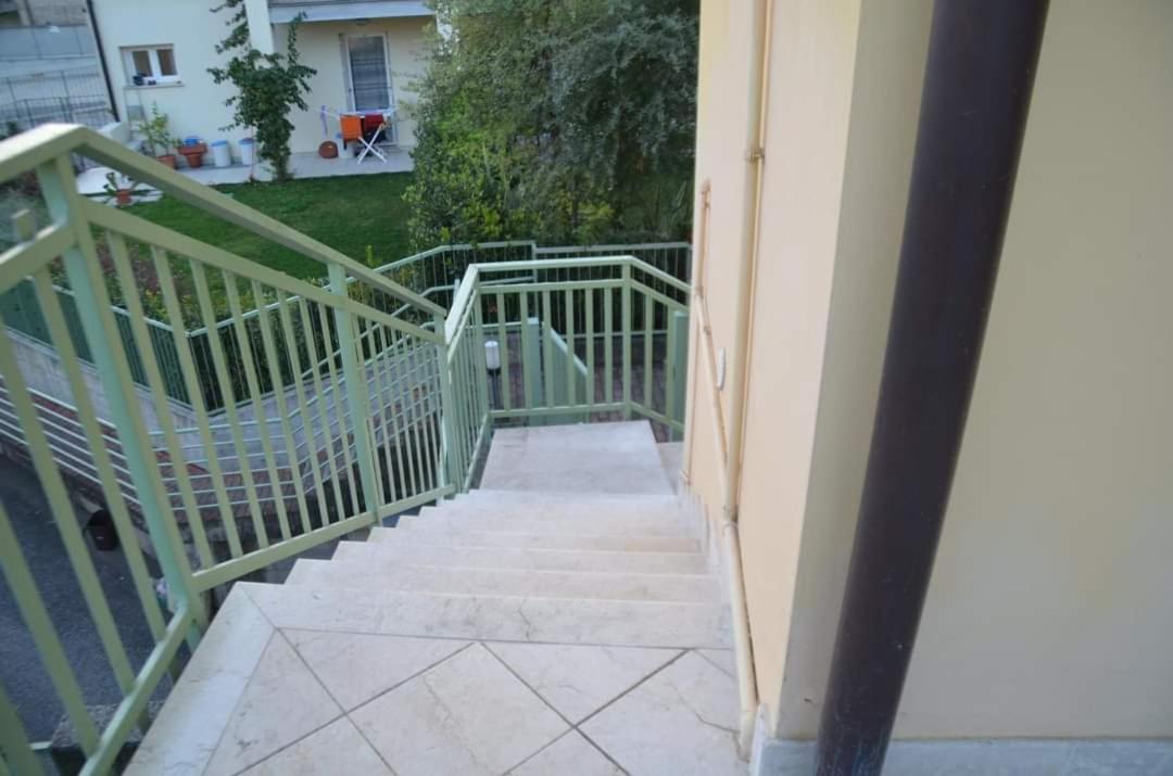 Appartamento Le Serre Salò Exterior foto